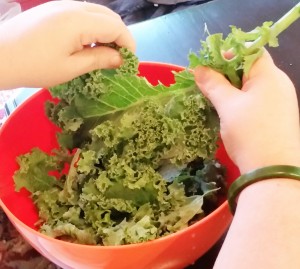 Kale with Mango Vinaigrette - Eat-in With YiaYia