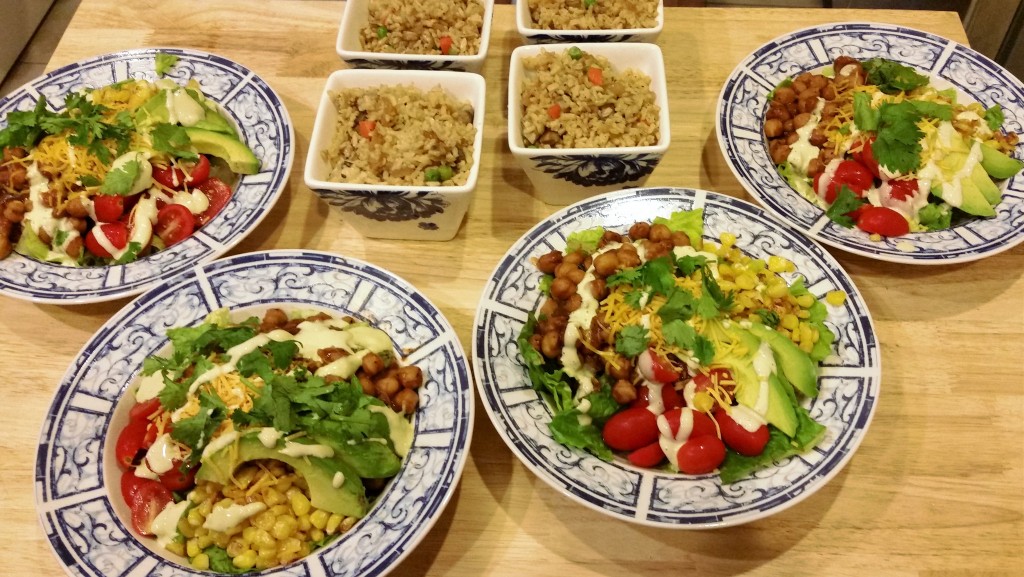 BBQ Chickpea Dinner Salad - Eat-in With YiaYia