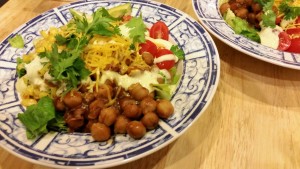 BBQ Chickpea Dinner Salad - Eat-in With YiaYia
