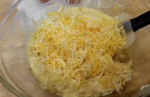 Low Carb Cheesy Garlic Biscuits - EatinWithYiaYia.com
